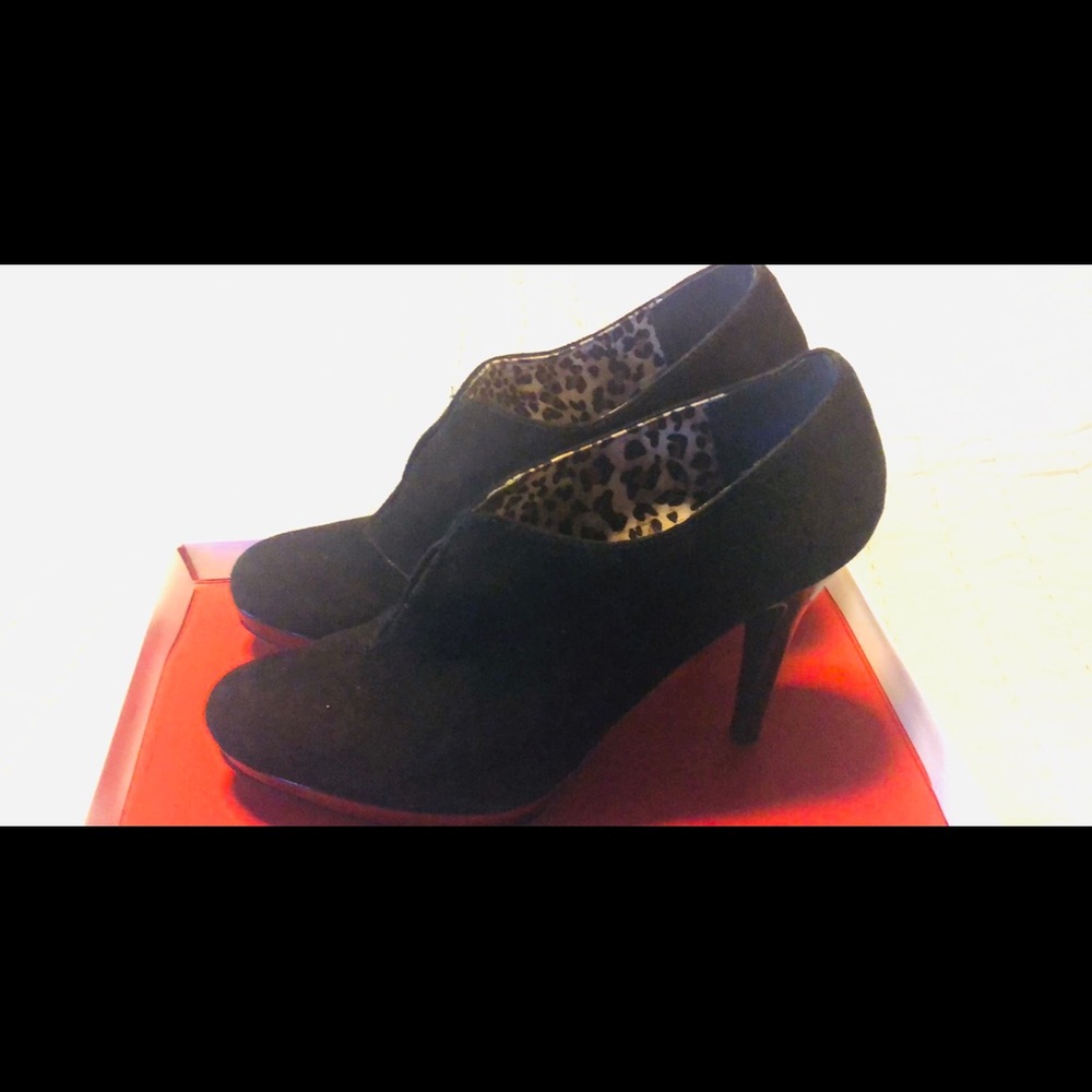 Black high heel suede bootie size 10